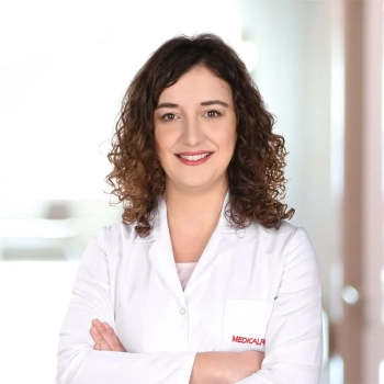 Dt. Selin Çolakoğlu, DMD